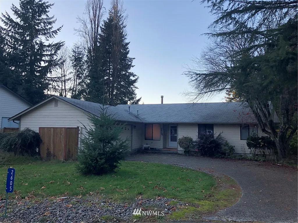 2605 Cedar Hills Court SE photo 1