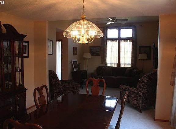 5th image of 668 NE Regan Ct