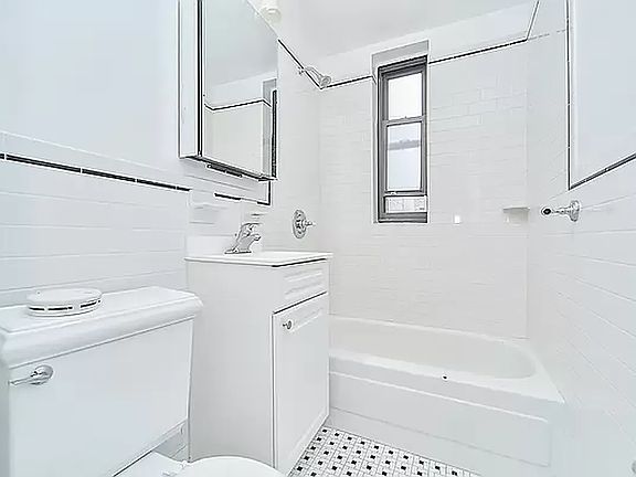 4th image of 850 Amsterdam Ave APT 14B