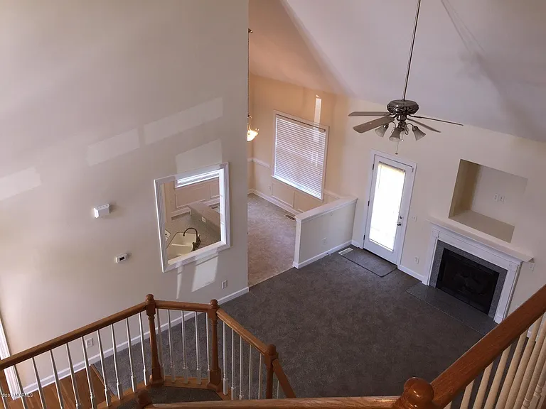 701 Mandolin Ln — Photo 5