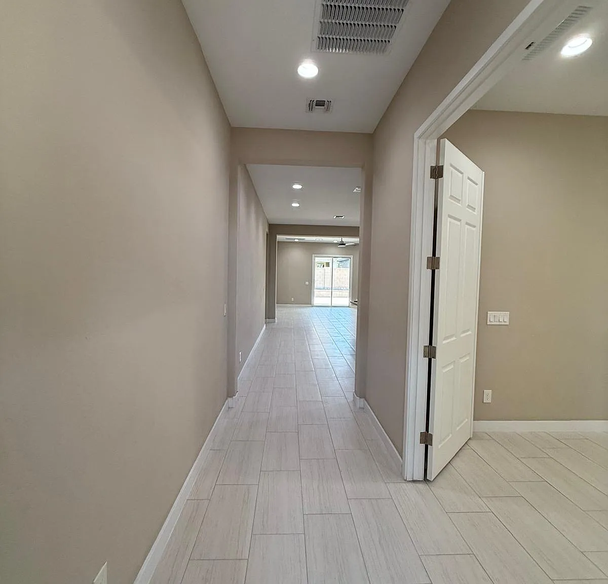 4 bed, 2000 sqft, $2,950 — Photo 3