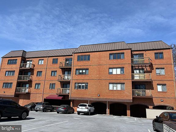 2nd image of 8 Russell Ave Unit 209