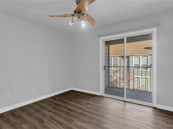 5th image of 422 Granville Ct