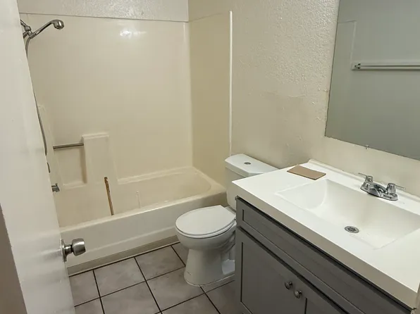 1321 Barstow Rd APT B, Barstow, CA 92311