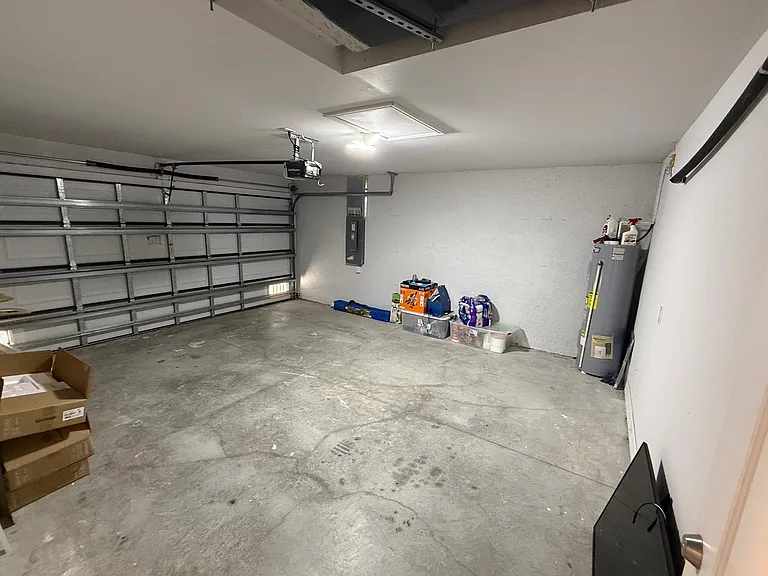 313 SW 47th Ter — Photo 20