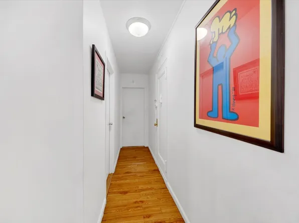 2630 Kingsbridge Terrace image 11 of 20