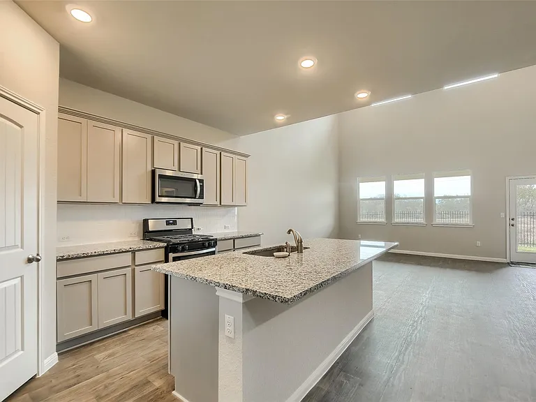 603 Bluffview Dr — Photo 4
