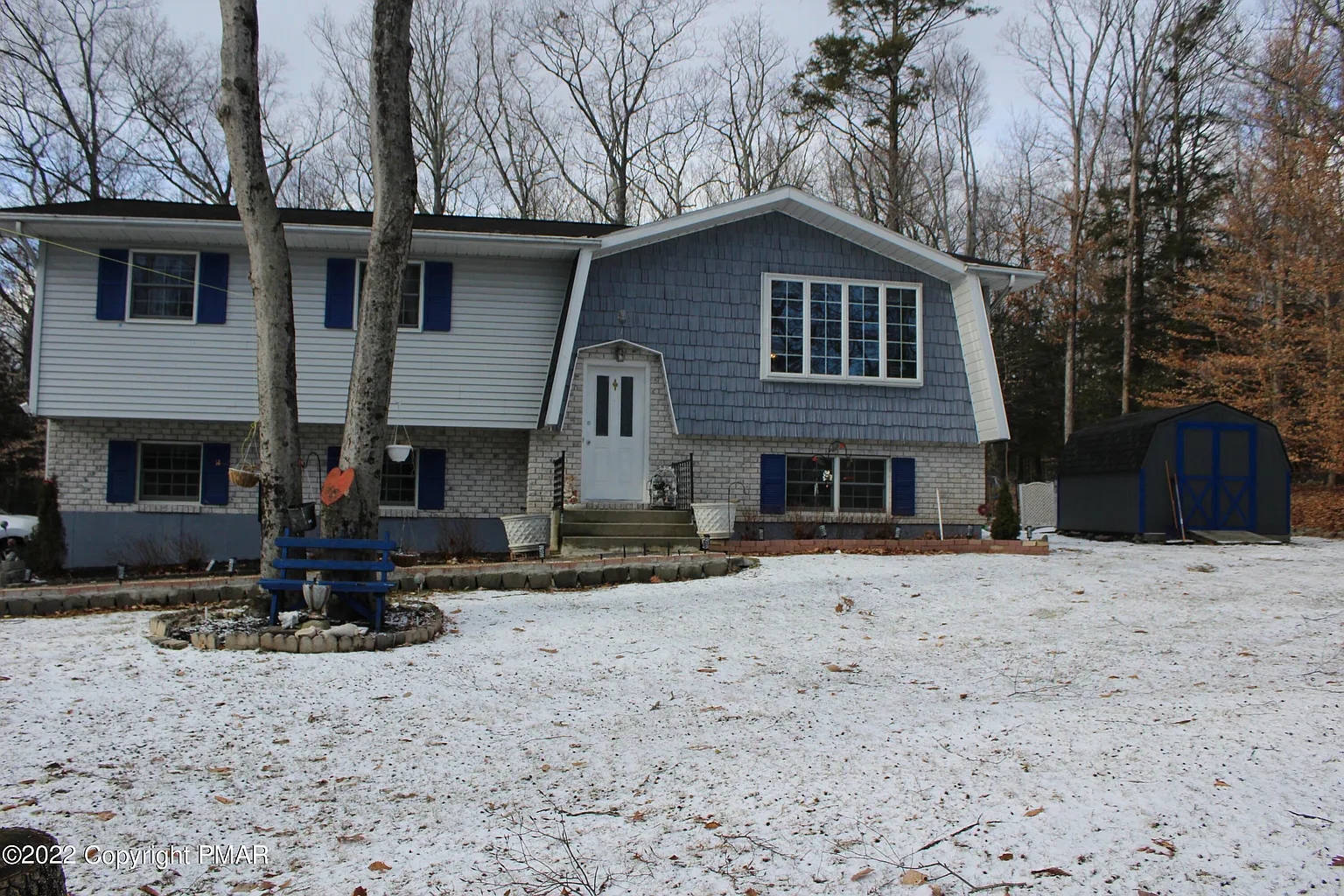 312 Helen St photo 1