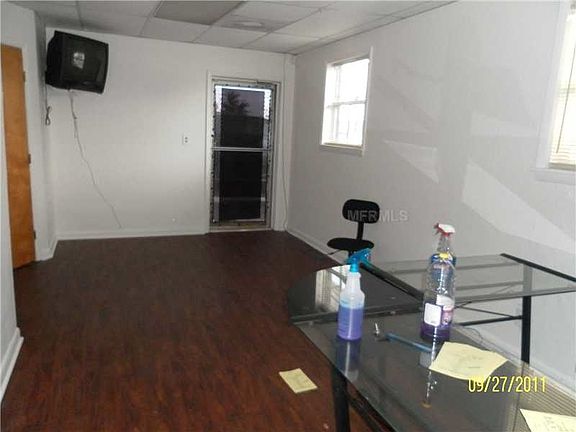 5th image of 610 E Waters Ave