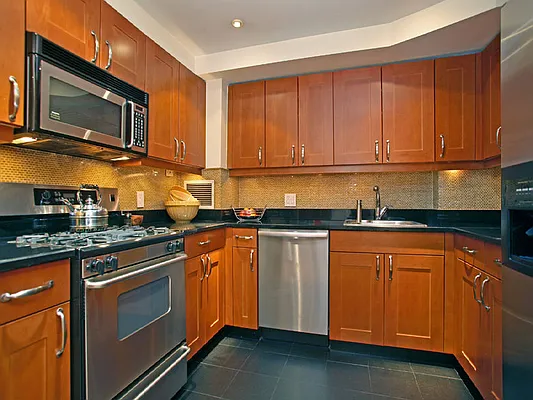 Sold by Sotheby's International Realty | media 18