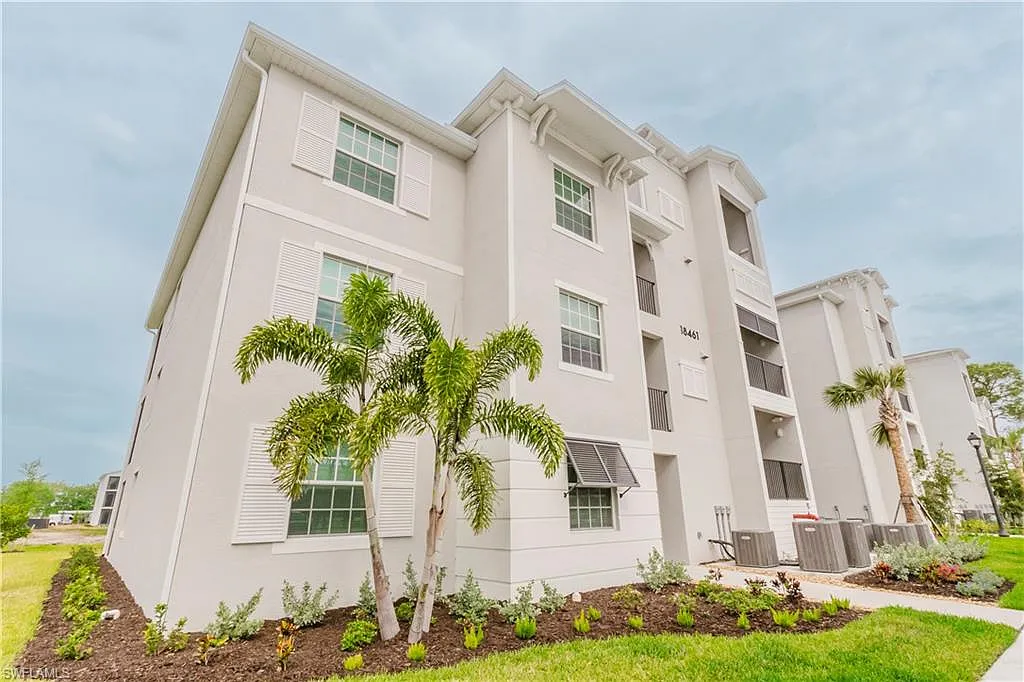 3 bed, 2.0 bath, 1301 sqft, $2,295 — Photo 3