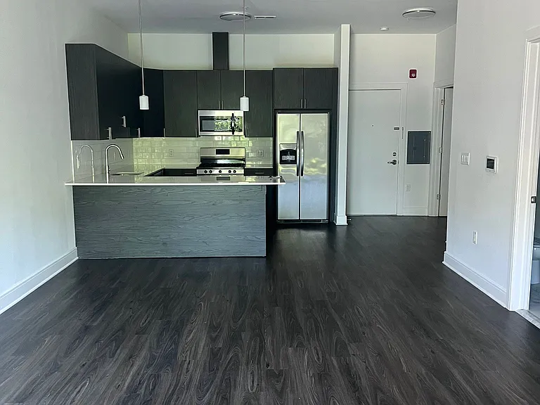 310 Madison Ave #210 — Photo 4