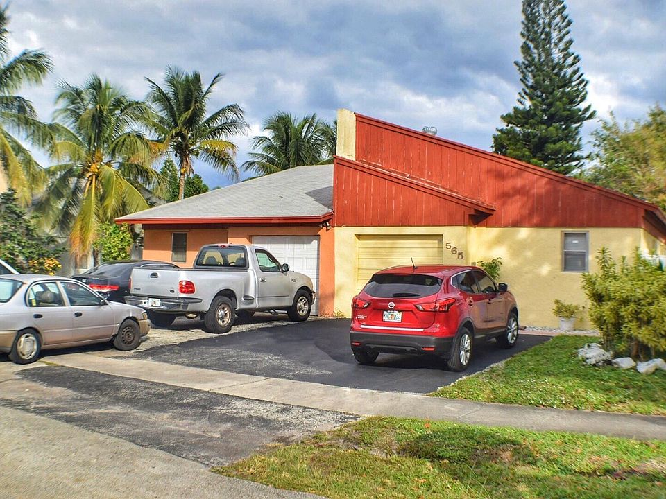 1st image of 565 NW 51st Ave