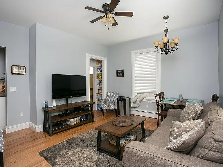 3 Prairie Ave #1 — Photo 3