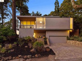 3036 Holyrood Dr, Oakland, CA 94611