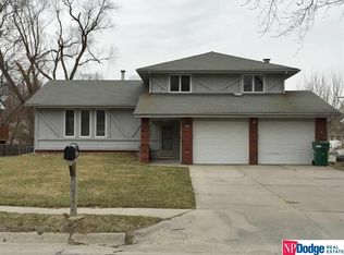 2936 Leawood Dr, Bellevue, NE 68123