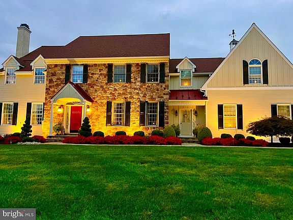 3rd image of 1100 Pineville Rd