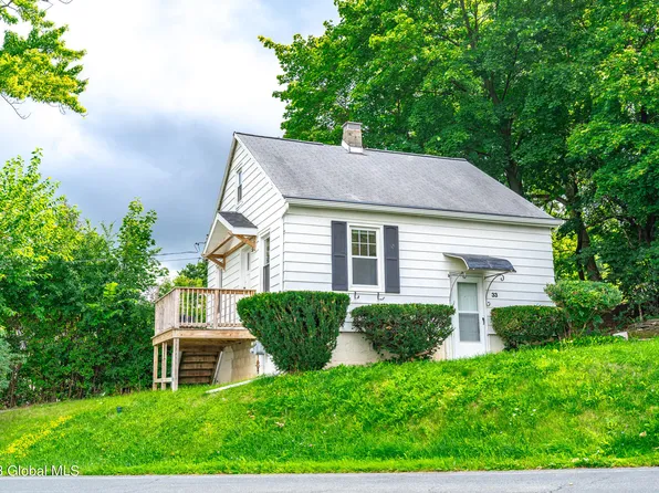 33 Ridge Road, Rensselaer, NY 12144