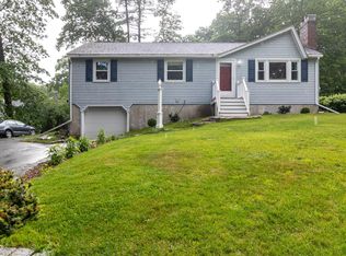 2 Joan St, Derry, NH 03038