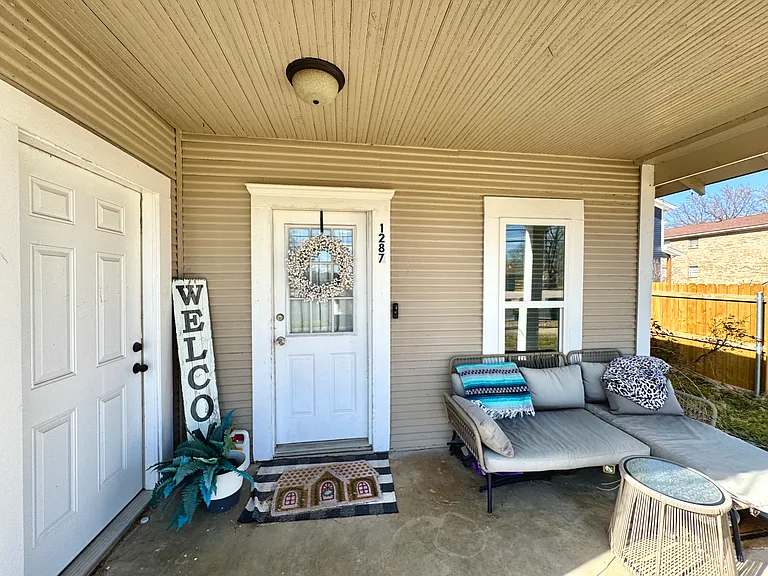 1287 W Frey St — Photo 5
