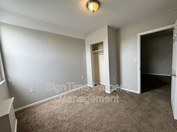 4th image of 48-50 E Franklin St #1