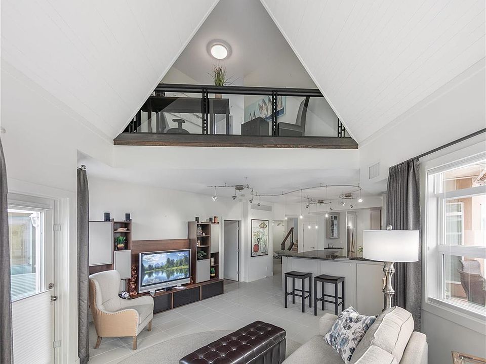1st image of 1088 Sunset Dr #221