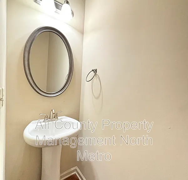 421 Parkstone Dr — Photo 7