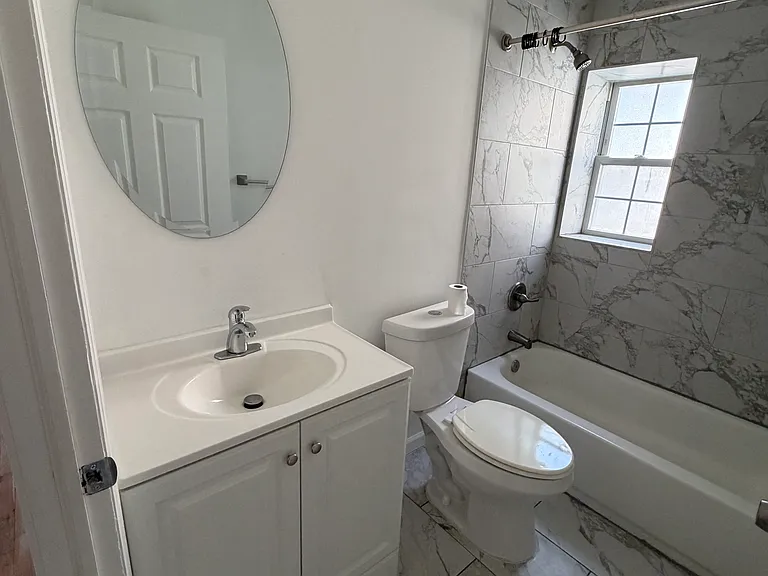 1358 University Ave #2 — Photo 10