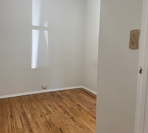 2nd image of 210 Thompson St #2D