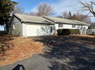 3006 Meridian Dr, Champaign, IL 61822