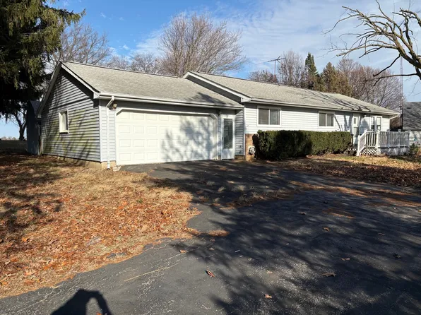 3006 Meridian Dr, Champaign, IL 61822