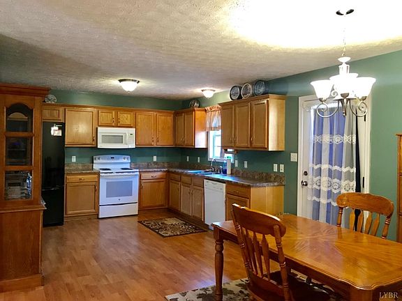 2nd image of 88 Valleyview Dr
