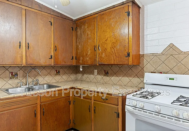 1615 E Adelaide Dr #4 — Photo 4