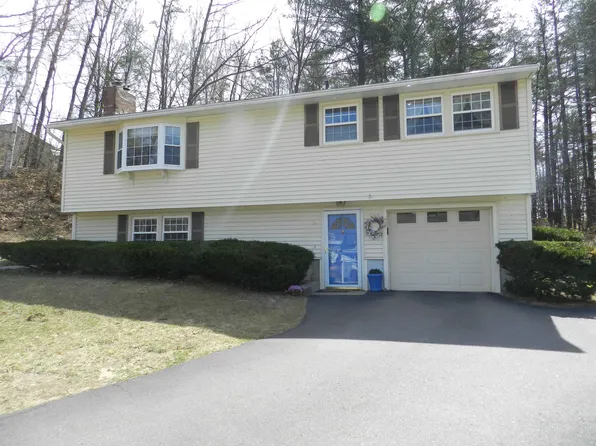 17 Donald Street, Hooksett, NH 03106