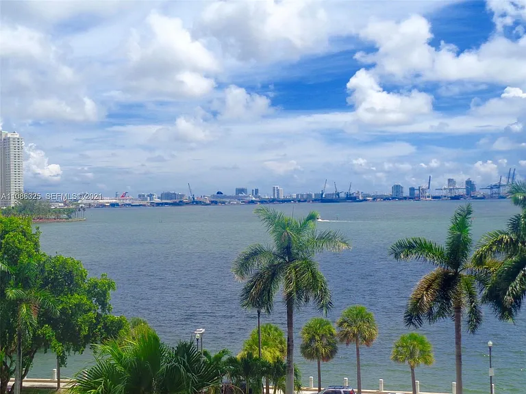 1408 Brickell Bay Dr #2F — Photo 3