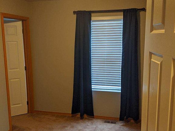 3rd image of 4626 N Hutchinson Ln