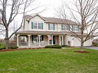 724 Providence Ln, Crystal Lake, IL 60012