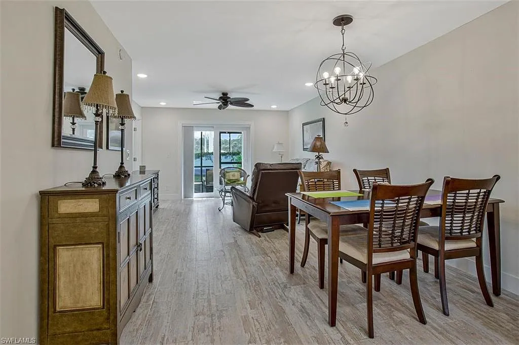 2 bed, 2.0 bath, 800 sqft, $1,700 — Photo 2