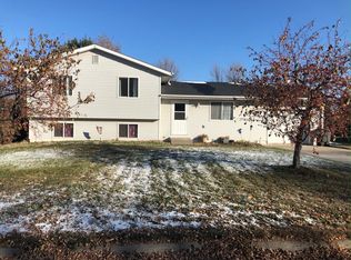 740 4th St, Utica, NE 68456