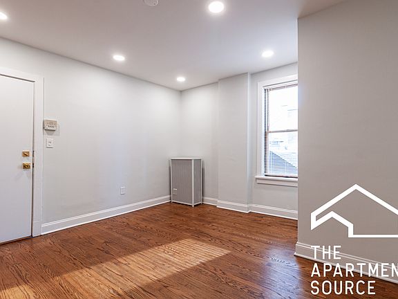 5th image of 533 W Wrightwood Ave APT 3R