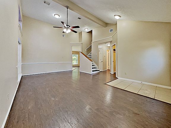 5th image of 1207 Gulfton Dr