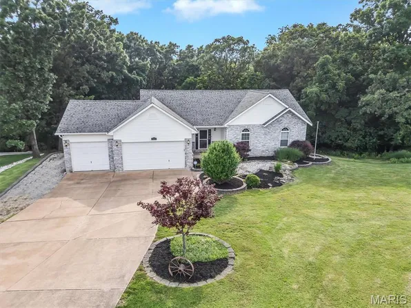 3001 Peach Blossom Ct, High Ridge, MO 63049