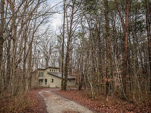 3rd image of 632 Dogwood Dr