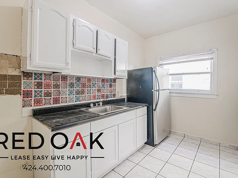 2966 James M Wood Blvd #2 — Photo 6