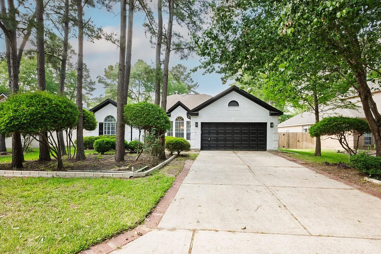 3 bed, 2.0 bath, 2021 sqft, $2,550 — Photo 1