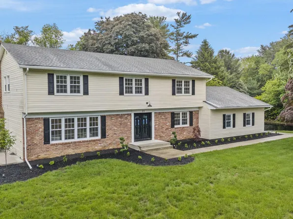 20 Hathaway Dr, Princeton Junction, NJ 08550