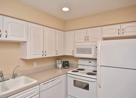 5th image of 1315 SW 47th Ter #1