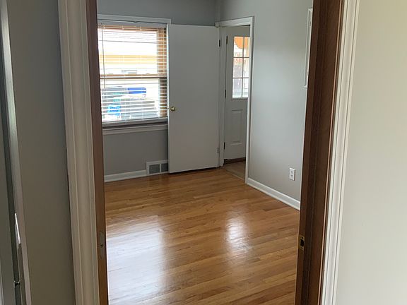 4th image of 17729 Delaware Ave