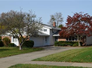 21550 Robinhood Ave, Fairview Park, OH