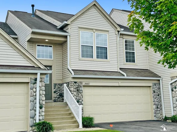 26687 Kirkway Cir, Woodhaven, MI 48183